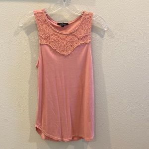 Woman’s tank with lace size small